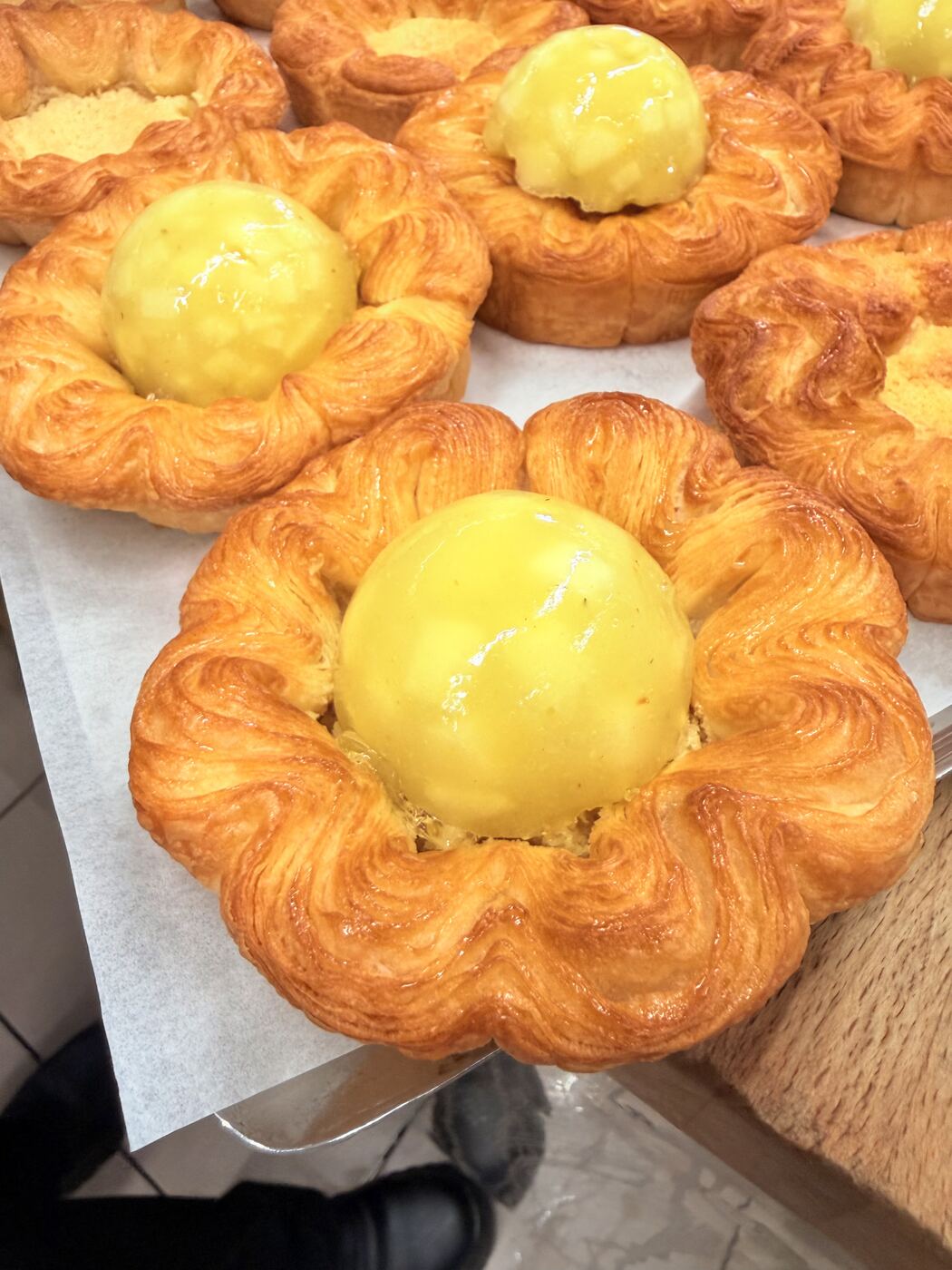 Lemon flower danish
