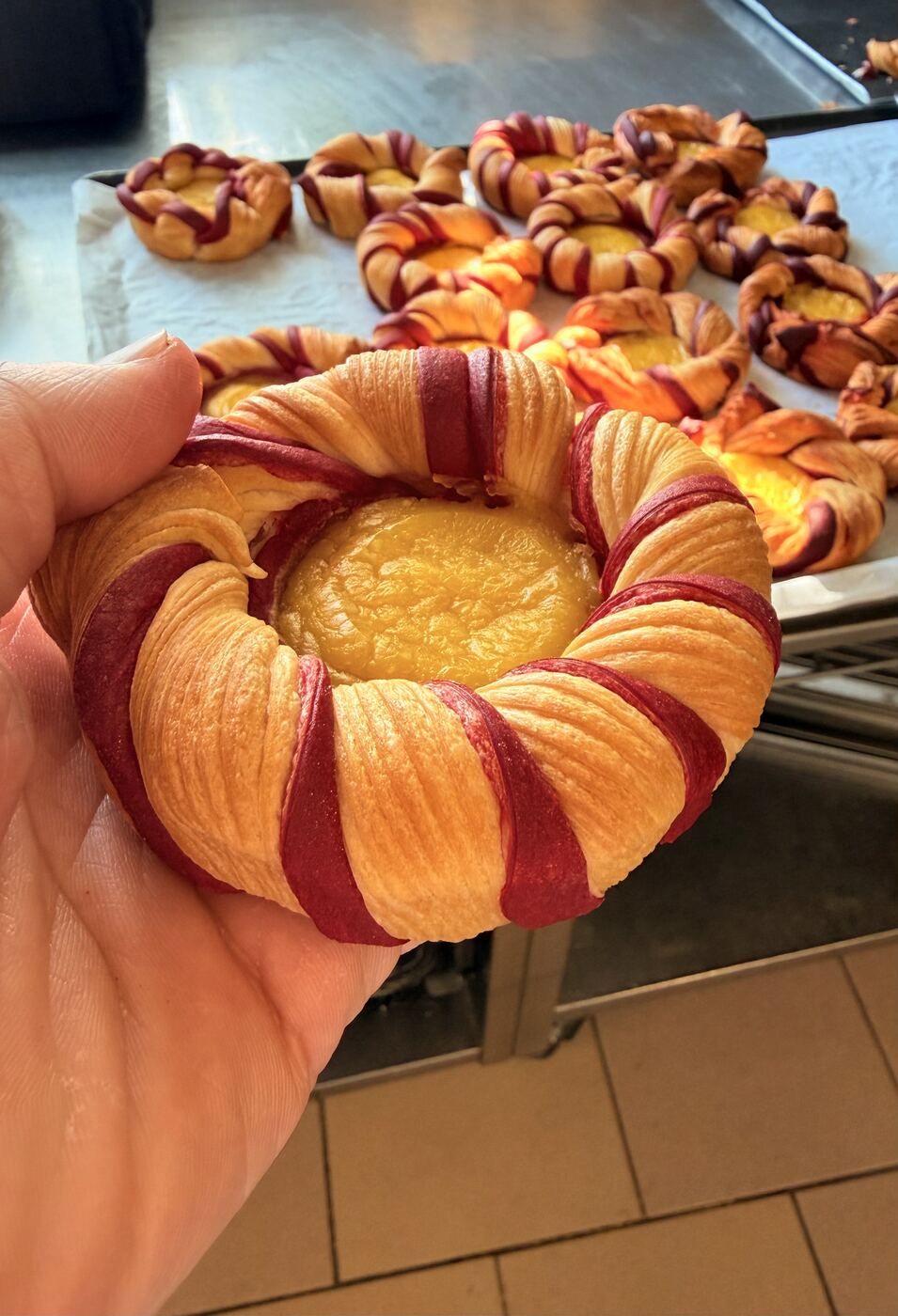 Laminated swirl danish