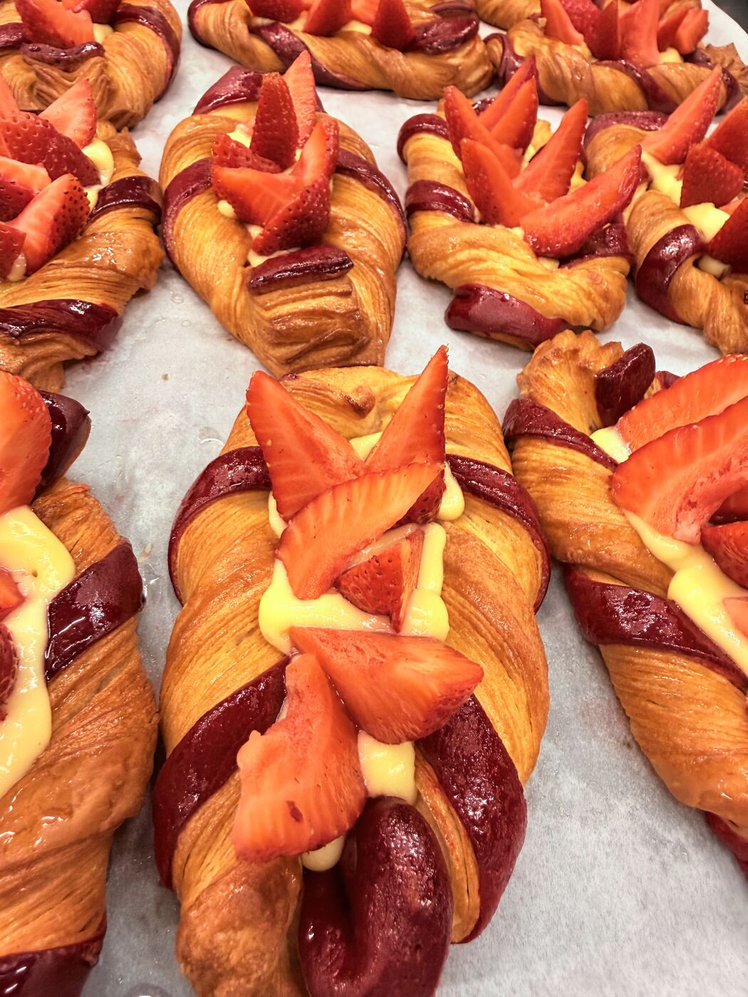 Strawberry cream pastry